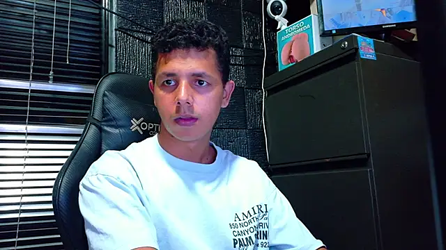 boy_bigcock24cm webcam show
