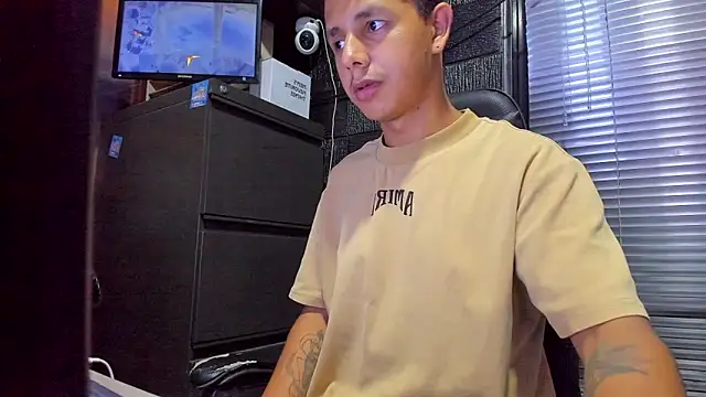 Chat XXX en directo de boy_bigcock24cm
