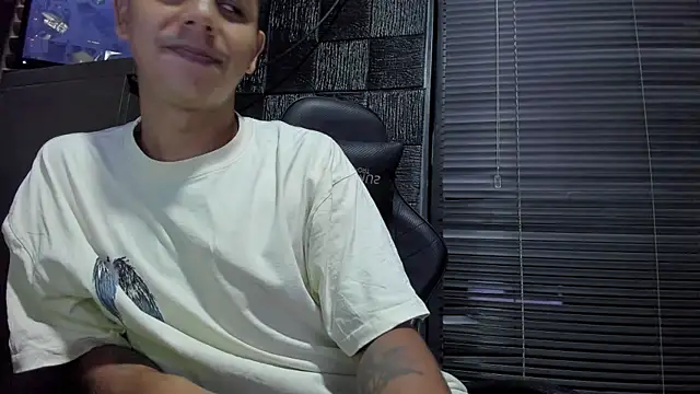 boy_bigcock24cm লাইভ XXX চ্যাট