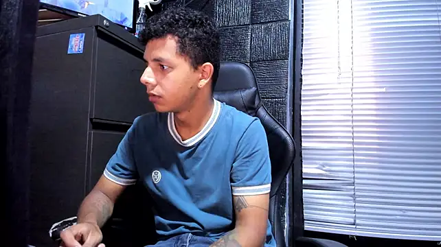 g_lincoln Show in webcam