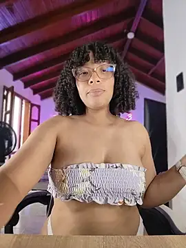 Chat +18 de DannaBerry ao vivo