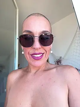emprexkala Show in webcam
