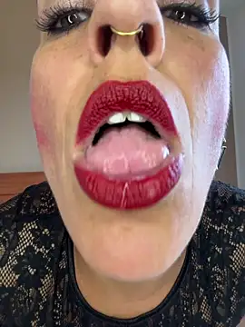 emprexkala Show in webcam