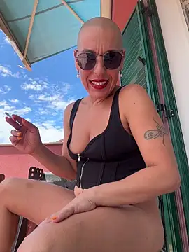 emprexkala Show in webcam