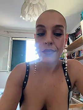 emprexkala Show in webcam