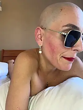 emprexkala Show in webcam