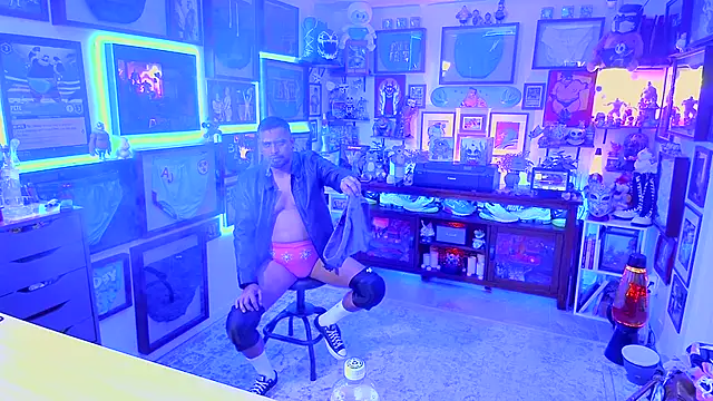 Briefs_bud webkamerás műsora