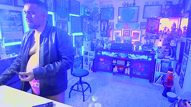 Briefs_bud webkamerás műsora