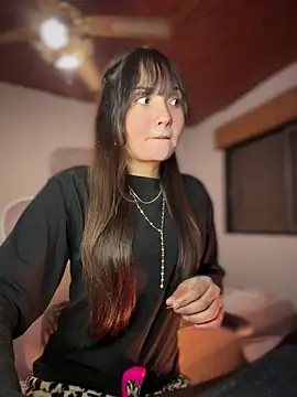 LunaXuan Show in webcam