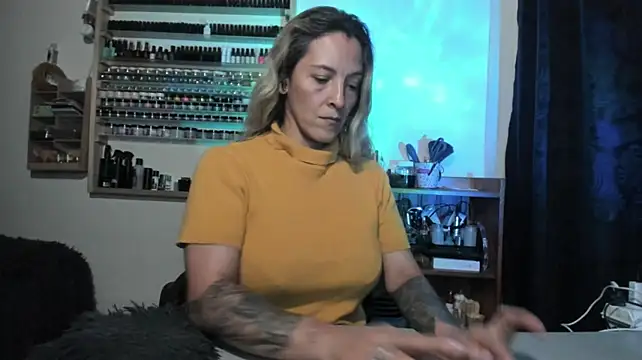 Czat XXX na żywo – FEM-FINDOMKATT