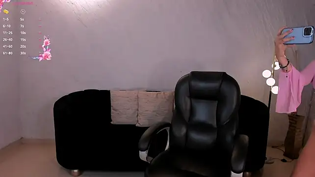 NinaMichelle's Live Chat Room