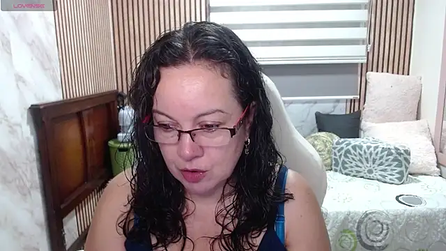 Sonialorens_'s Webcam Show
