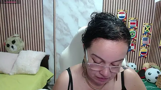 Sonialorens_: απευθείας συνομιλία ΧΧΧ