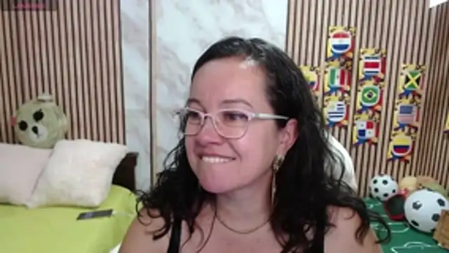 Sonialorens_'s Live XXX Chat