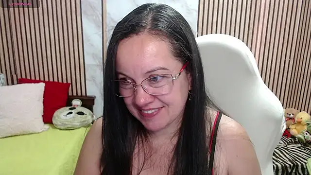 Sonialorens_ Live XXX-Chat