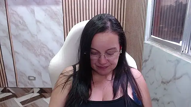 Sonialorens_ Chat XXX in diretta