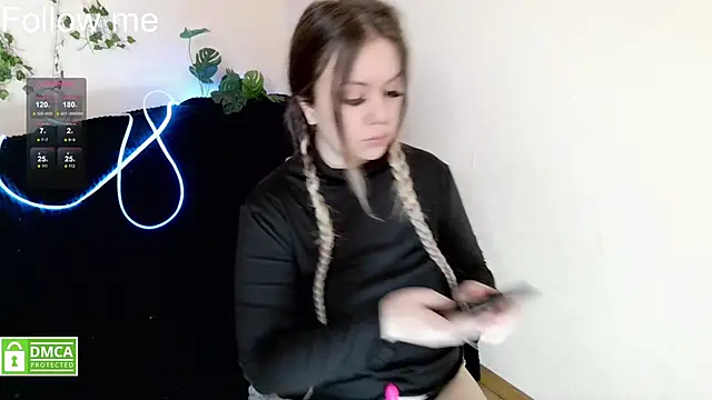 Chat soba uživo modela elven_dreams_