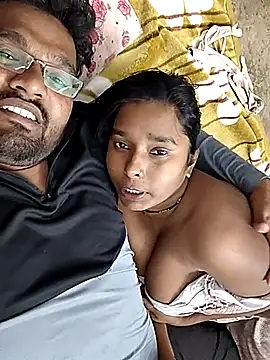 הופעת וובקאם של BabuCouple