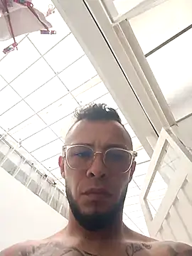 sebastian_horny's Webcam Show