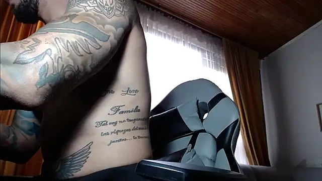 Show modela sebastian_horny na web-kameri