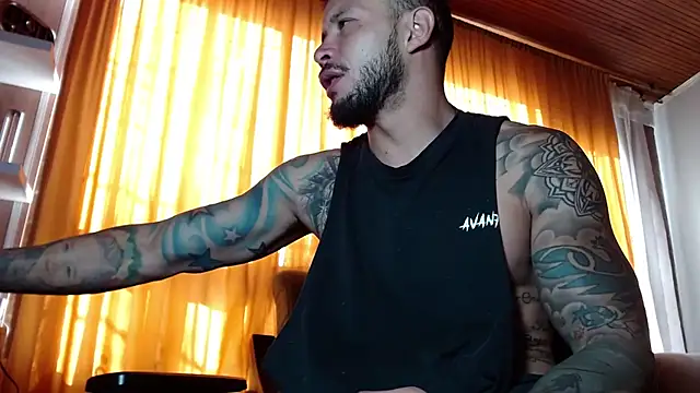 sebastian_horny: διαδικτυακό σόου στην κάμερα