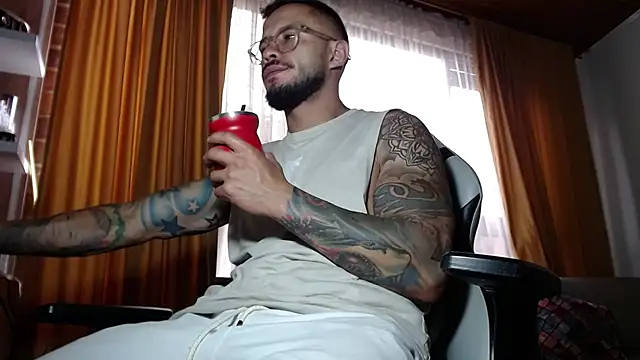 sebastian_horny Webcam Show
