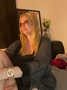 DivaVonTease webcam show