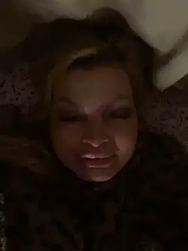 Chat +18 de DivaVonTease ao vivo