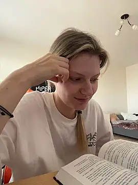 XXX chat uživo modela MaryHiggins