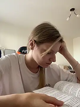 XXX chat uživo modela MaryHiggins