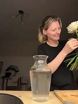 XXX chat uživo modela MaryHiggins