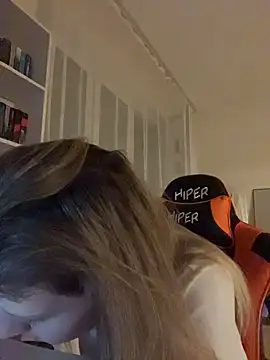 XXX chat uživo modela MaryHiggins