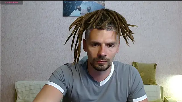 Aestheticguy101 Show in webcam