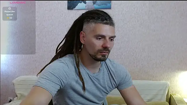 Aestheticguy101 Show in webcam