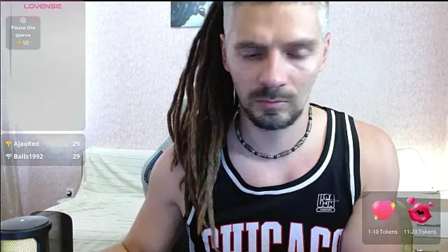 Aestheticguy101: διαδικτυακό σόου στην κάμερα