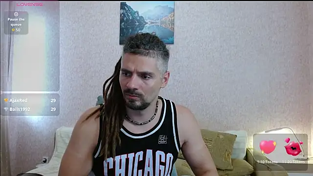 Aestheticguy101: διαδικτυακό σόου στην κάμερα