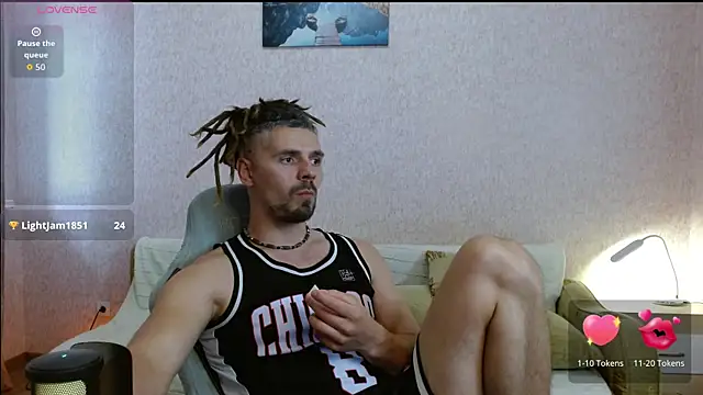 Aestheticguy101 Webcam-Show