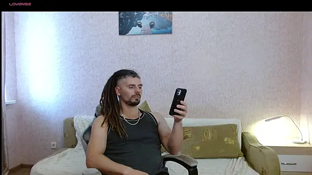 Show modela Aestheticguy101 na web-kameri