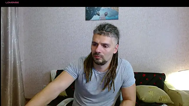 Aestheticguy101 Show in webcam