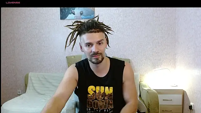 Aestheticguy101: διαδικτυακό σόου στην κάμερα
