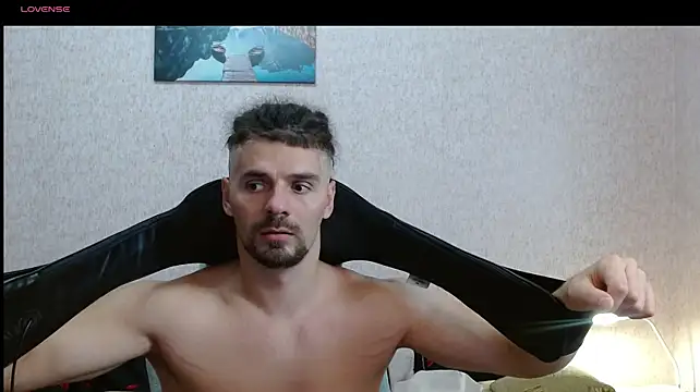 Aestheticguy101 Show in webcam