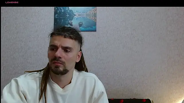 Aestheticguy101 Show in webcam