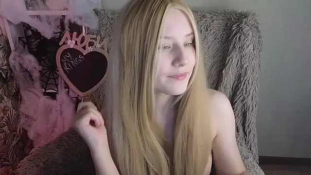 sarakaell Webcam show