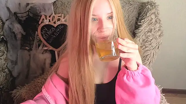 sarakaell's Webcam Show
