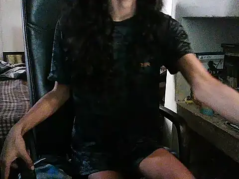 חדר צ'אט בשידו ר חי של exude_diya