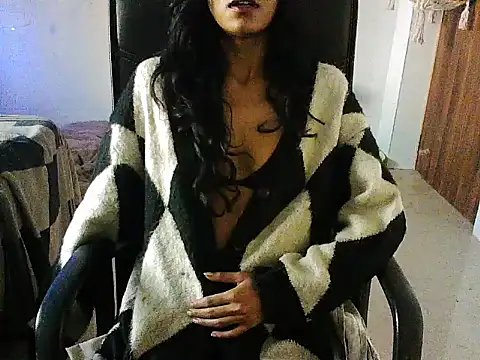 exude_diya Chat XXX in diretta