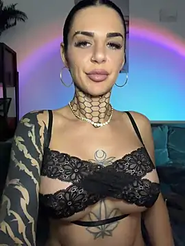 LexiCoco Show in webcam