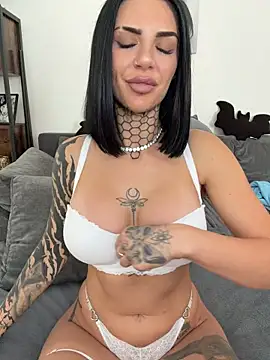 Show modela LexiCoco na web-kameri
