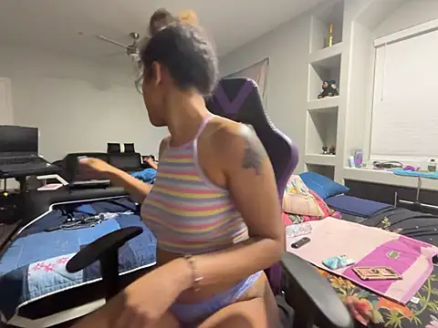 ReeseZen Show in webcam
