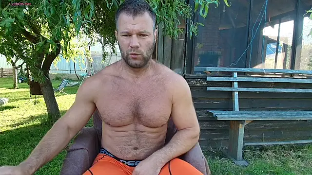 Show modela muscleangel18 na web-kameri